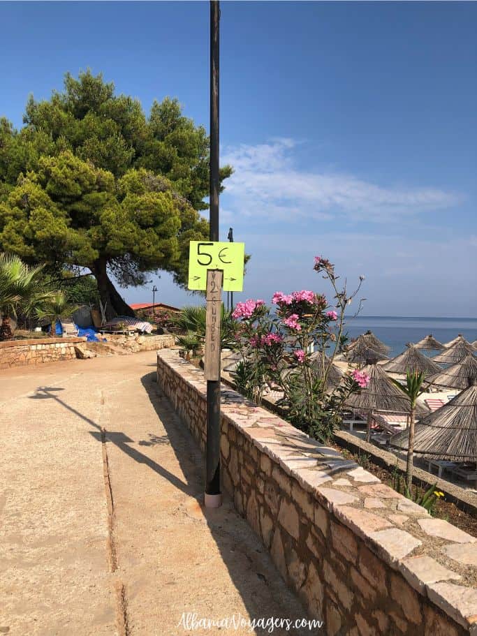 sign for 5 euro sunbeds in Ksamil