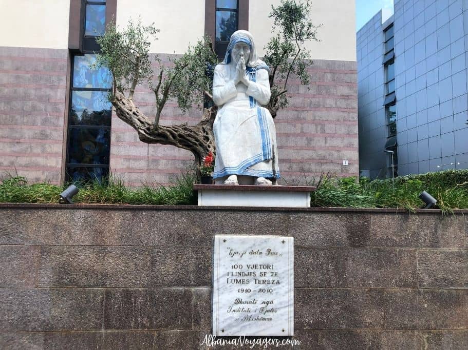 Statue of Mother Teresa in front of St Paul's Cathedral in Tirana